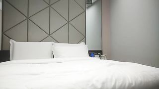 外围女神明星脸大美女倒插骚穴让她见见世面