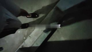 【69堂免费视频】地下停车场内射母狗