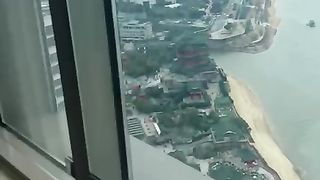 【69堂免费视频】蒙眼的骚货开始先吃我的JB后面再找一个一起吃