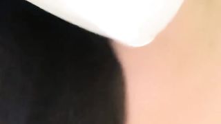 【69堂免费视频】长腿少女把芒果塞到逼逼里面两片阴唇都翻出来了