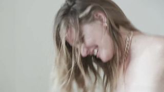 【69堂免费视频】骚母狗享受的黑色大鸡巴在她体内热辣的抽插