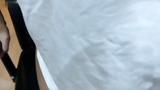 【69堂免费视频】日常露脸性爱私拍_调教的很乖女朋友我撸鸡巴时就会乖乖主动给我舔让我操_00_01_32_