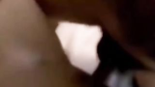 【69堂免费视频】当着女友面操闺蜜，女友一会出来偷看一下，最后还内射帮忙递纸巾