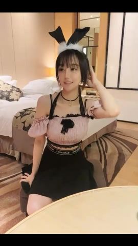 【69堂免费视频】高颜值甜美萌妹兔女郎装扮啪啪