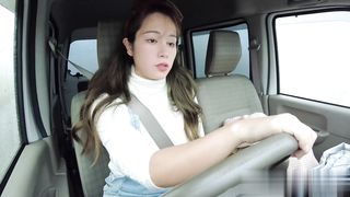 【69堂免费视频】与美女蔬菜送货员进行激烈的汽车性爱。乳房和车都是激烈摇晃的骑乘位，用力中出。