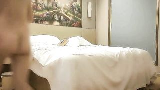 【69堂免费视频】极品抽搐妹，中途休息，吹硬换套，第二炮继续激情，高潮叫得惊天动地