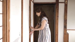 【69堂免费视频】丈夫去世一周年，美丽潮吹寡妇被丈夫弟弟抱着1