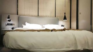 【69堂免费视频】极品外围00后，大学生兼职清纯校花