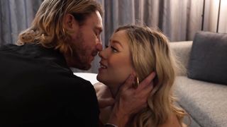 【69堂免费视频】狠狠后入性宠物射满骚穴