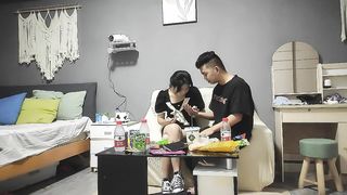【69堂免费视频】阿姨玩今晚约了个年轻短裙小姐姐，舌吻JB磨穴调情，扶着屁股后入撞击，抬起双腿抽插猛操