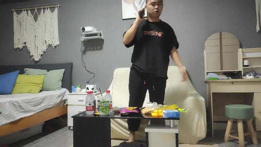 【69堂免费视频】阿姨玩今晚约了个年轻短裙小姐姐，舌吻JB磨穴调情，扶着屁股后入撞击，抬起双腿抽插猛操