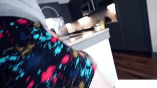 【69堂午夜视频】霸道哥哥推开我的房门玩弄我的肉体