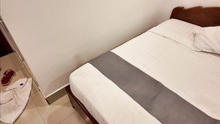 【69堂午夜视频】勇闯柬埔寨-2 附近的人摇到女粉丝 骚气逼人