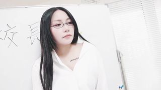 【69堂午夜视频】校園不倫事件傲慢女性校長謝罪