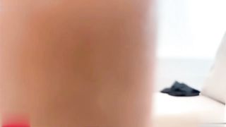 【69堂午夜视频】美人妻出轨酒店约炮瘦猴勾搭良家复出，牛仔裙小骚货，床上掰穴爆操！