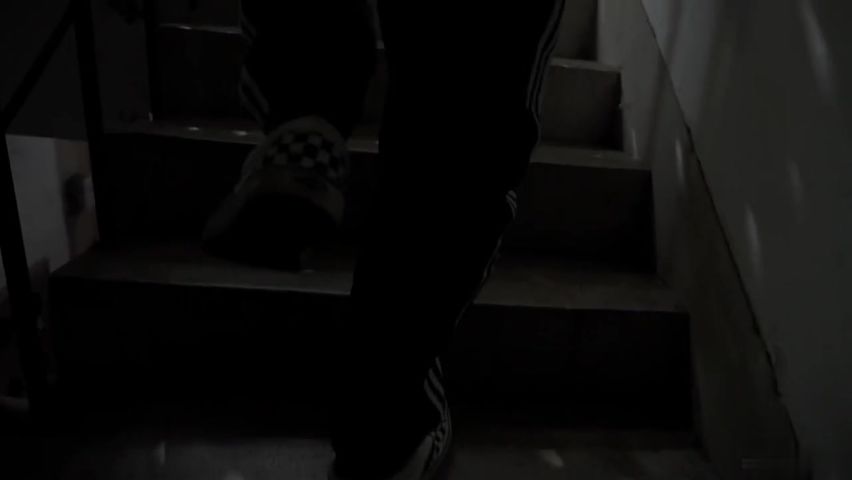 【69堂午夜视频】【突袭推主家】直击人气推主玖玖的家！炮机超过激！在玖玖的床上做爱超香超淫荡！