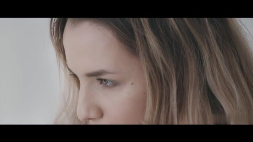 【69堂午夜视频】浪漫约会时性瘾爆发直接脱下内裤让男友缓解骚逼的性瘾