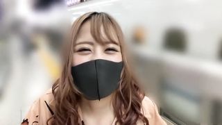 【69堂午夜视频】侄女20年来首次重逢，突然变身黑皮大屁股GAL！1