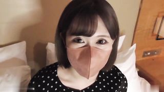 【69堂午夜视频】一个只有一次经验的超纯JD，被她叔叔教导时，她得到了阴道射精和三重评论