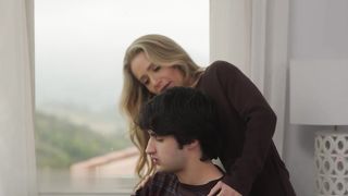 【69堂午夜视频】淫荡健美熟女帮年轻人释放多余的精子手法娴熟口技精湛