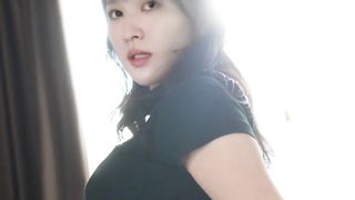 【69堂午夜视频】长腿姐姐步步缠食 失去理智沦为玩具