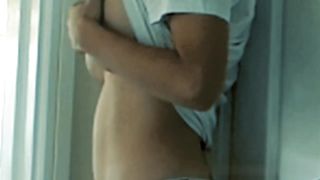 【69堂午夜视频】顽皮的继女看着女儿们做爱自己也忍不住掏出鸡巴直接上去插入