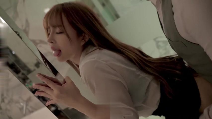 【69堂午夜视频】清純爆乳秘書在桌底挑弄上司_直擊辦公室淺規則