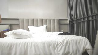 【69堂午夜视频】漂亮美眉 戴套怀孕怎么办 身材娇小舔逼吃鸡 被小哥各种猛怼 娇乳哗哗 娇喘不停