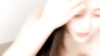 【69堂午夜视频】白丝露脸骚人妻让小哥玩着奶子抠弄骚逼，深喉口交大鸡巴，主动上位抽插，让小哥后入爆草，从床上干到浴室