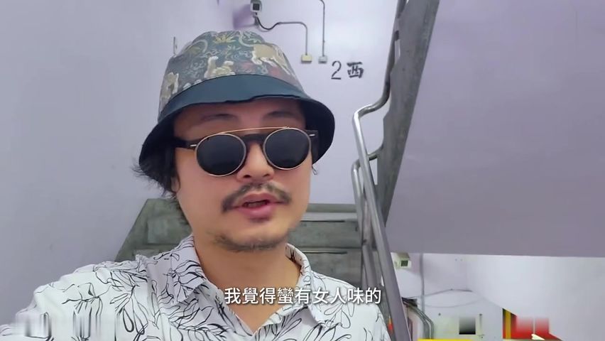 【69堂午夜视频】菲律宾肥臀嫩妹爱口交被干完还要射在嘴里回味