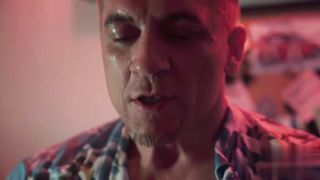 【69堂午夜视频】两个骚逼被冻的不行了只好与大鸡巴摩擦生热取暖