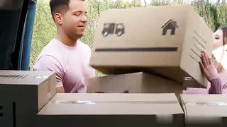 【69堂午夜视频】乌克兰炙手可热极品尤物【西比尔】剧情与男友搬入新家欣喜若狂，赶紧先打一炮再说，4K原画