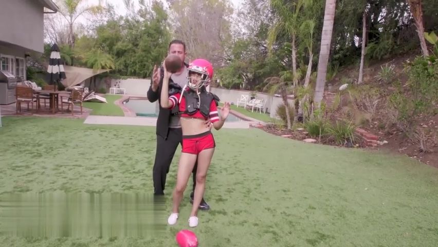 【69堂午夜视频】亚裔女友运动员与男友打完球后放松一下猛烈性爱爆操内射