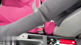 【69堂午夜视频】在车里没有忍住诱惑后入了大奶肥臀的朋友妈妈大屁股操起来太爽没几下就射了