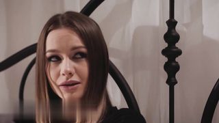 【69堂午夜视频】女儿与父亲的禁忌体验浴室里的放纵狂欢乱伦操的逼可比老婆的爽多了