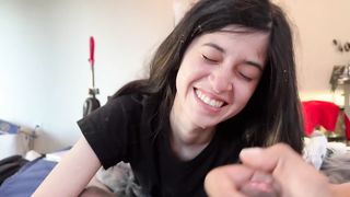 【69堂午夜视频】女友帮我打飞机射完后直接拉回家爆操内射骑乘后入全都试一遍