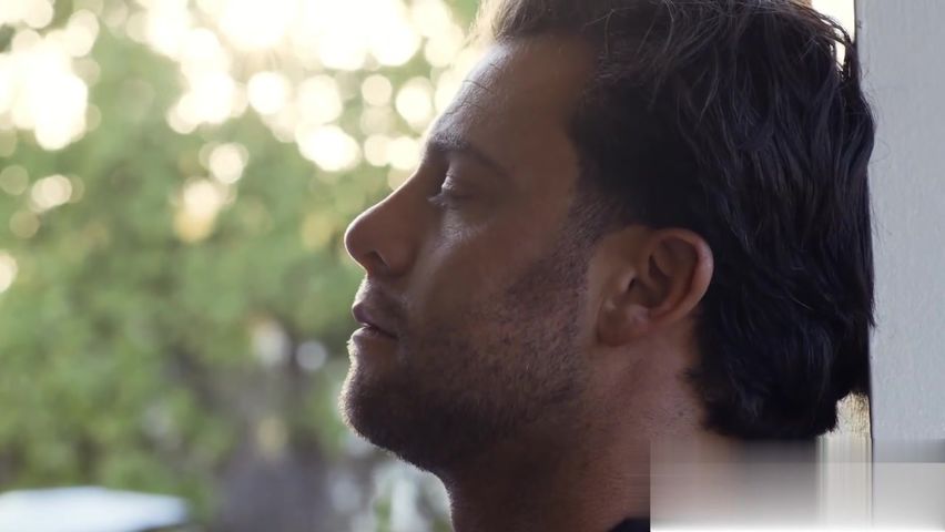 【69堂午夜视频】热金发女郎被年长的男人狠狠地钻透了粉嫩的骚逼抽插啪啪操起来太爽了