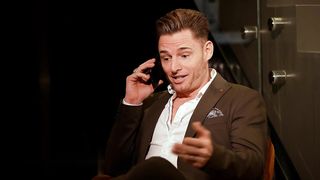 【69堂午夜视频】在丈夫面前鸡奸当面给老公戴绿帽让窝囊的绿王八看看别人的大鸡巴多么强