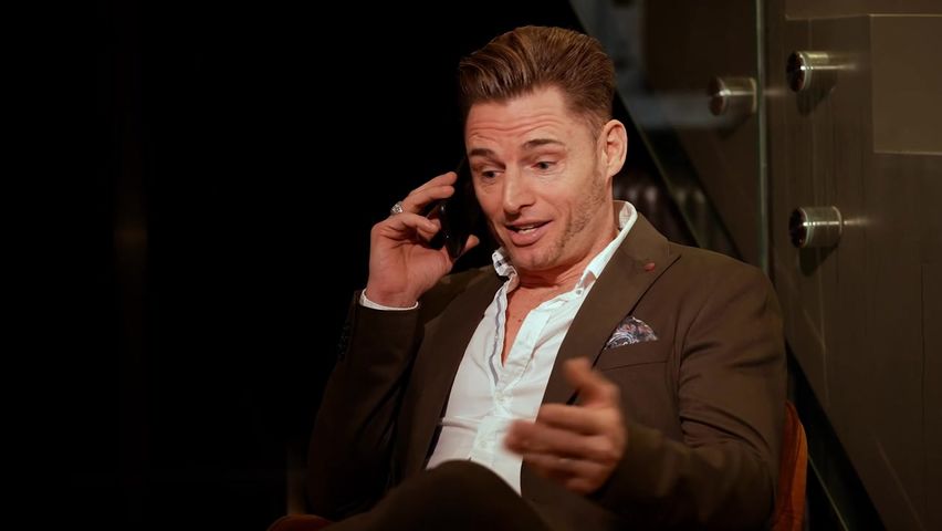 【69堂午夜视频】在丈夫面前鸡奸当面给老公戴绿帽让窝囊的绿王八看看别人的大鸡巴多么强