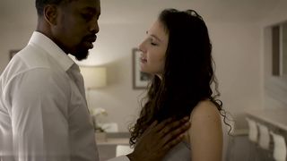 【69堂午夜视频】骚逼浪货的继父教她一个真正的男人应该如何真正取悦她