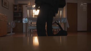 【69堂午夜视频】发生酒吧已婚妇女NTR 说着“这是给你的3