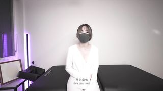 【69堂午夜视频】家庭主妇和猛男约炮被偷拍，被威胁穿上情趣装和他做爱，玩具震动阴蒂，无套后入内射