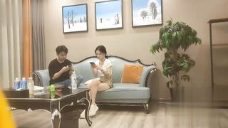 【69堂午夜视频】黑料吃瓜-高端的外围才配得上高端的价位探花偷拍04年的嫩妹较小的体型干一半套了掉了给小姐姐吓跳了