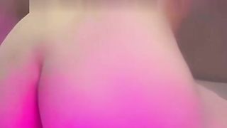 【69堂午夜视频】秀人网女神_人气模特_袁圆_三点全露写真流出_美穴直怼镜头自慰_阴毛清晰可见