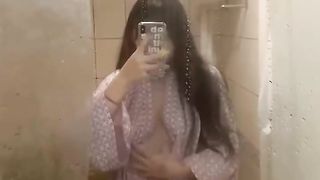 【69堂午夜视频】黑料吃瓜-IG极品网黄美女李奶妍_自拍给前男友的裸照和漏奶视频外流_奶子又大又软让人看了都想摸.mp4