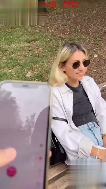 【69堂午夜视频】黑料吃瓜-亚洲绿帽小伙_分享金发淫妻索菲亚_塞无线跳蛋和肛塞_外出逛街遥控玩弄女友_竟被玩高潮了