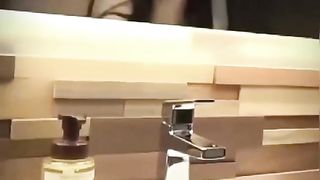 【69堂午夜视频】黑料吃瓜-鸳鸯戏水乐趣无穷_外网非常火热流传的日本极品高颜嫩妹_酷似女星_Lisa_与男友亲热视频被曝光