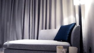 【69堂午夜视频】高颜值时尚小姐姐约到酒店 沙发上风姿撩人高筒靴白嫩美腿口干舌燥抱紧互相舔吸噗嗤噗嗤猛力抽操