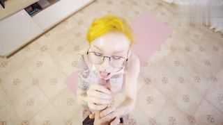 【69堂午夜视频】继兄发现妹妹穿着破烂的紧身裤训练忍不住要操她用大鸡巴惩罚骚逼