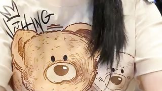 【69堂午夜视频】黑料吃瓜-众人心心念念的裸聊少女来了眼镜少女跟男友玩裸聊裸聊视频泄密少女的乳头勃起能胜过一切情话